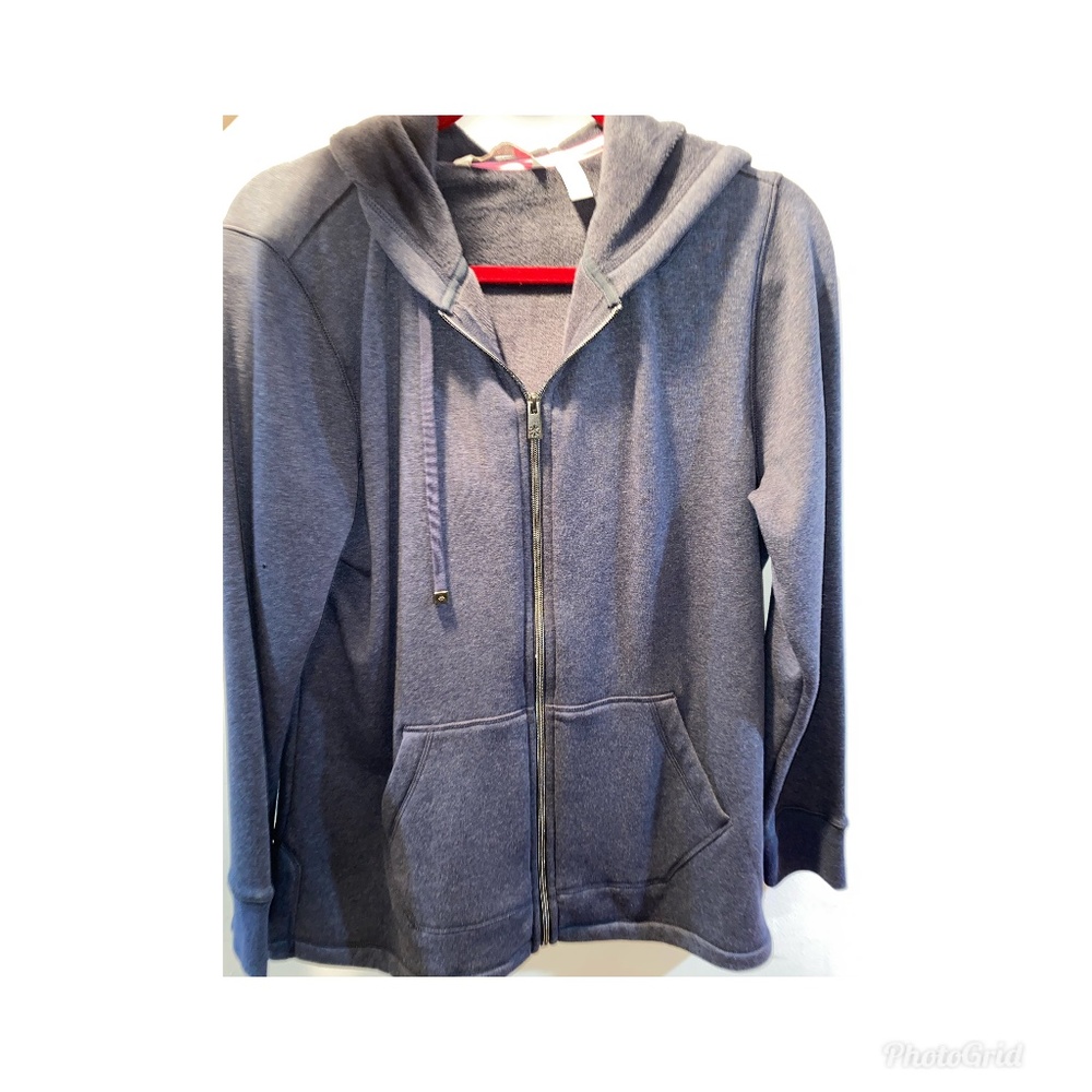 zip up sweatshirt